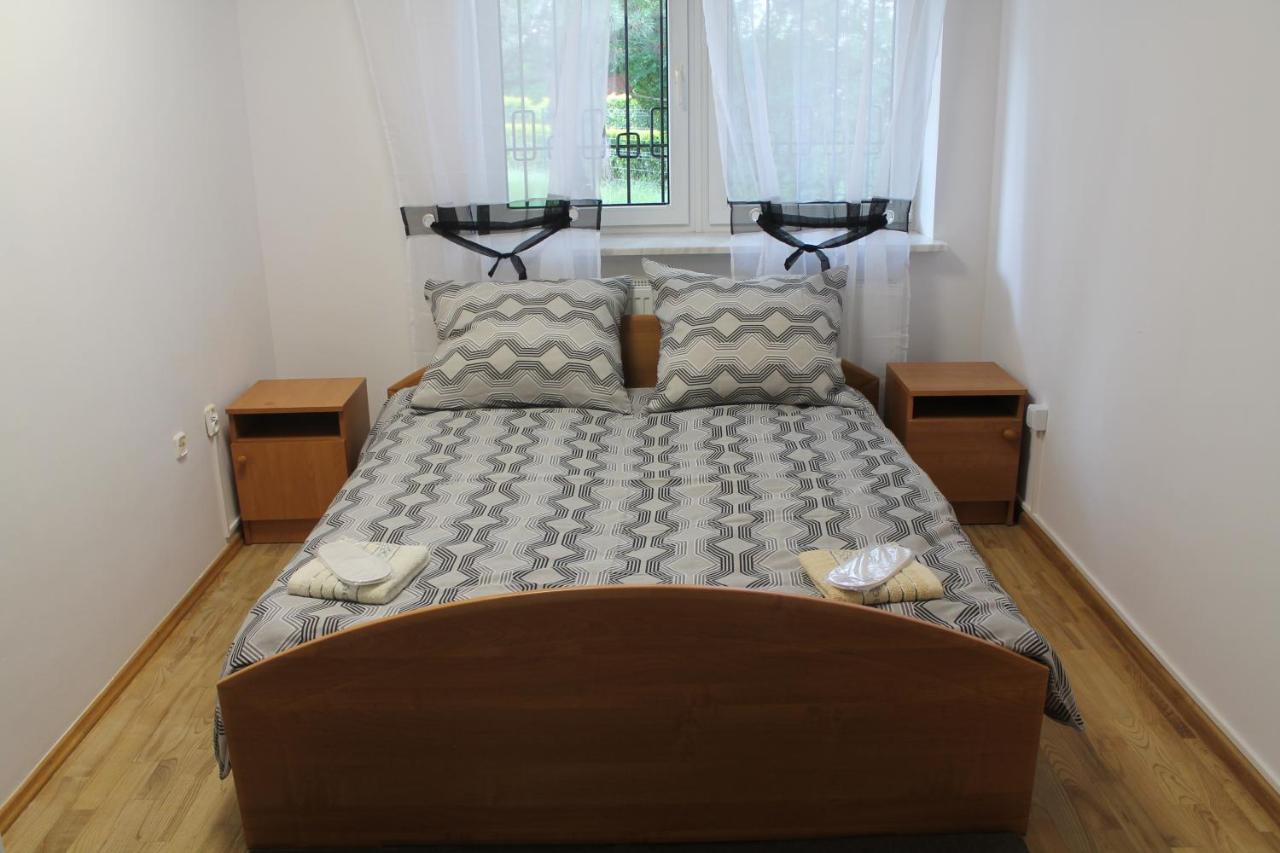 Saska Ochota Forest Guest House Warsawa Bagian luar foto
