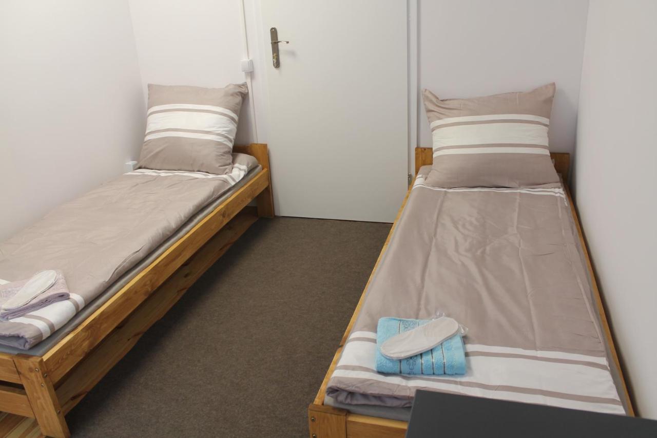 Saska Ochota Forest Guest House Warsawa Bagian luar foto