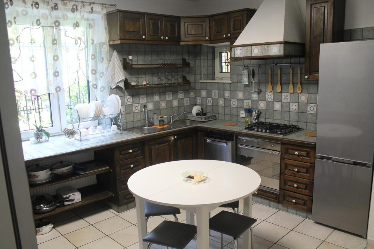 Saska Ochota Forest Guest House Warsawa Bagian luar foto