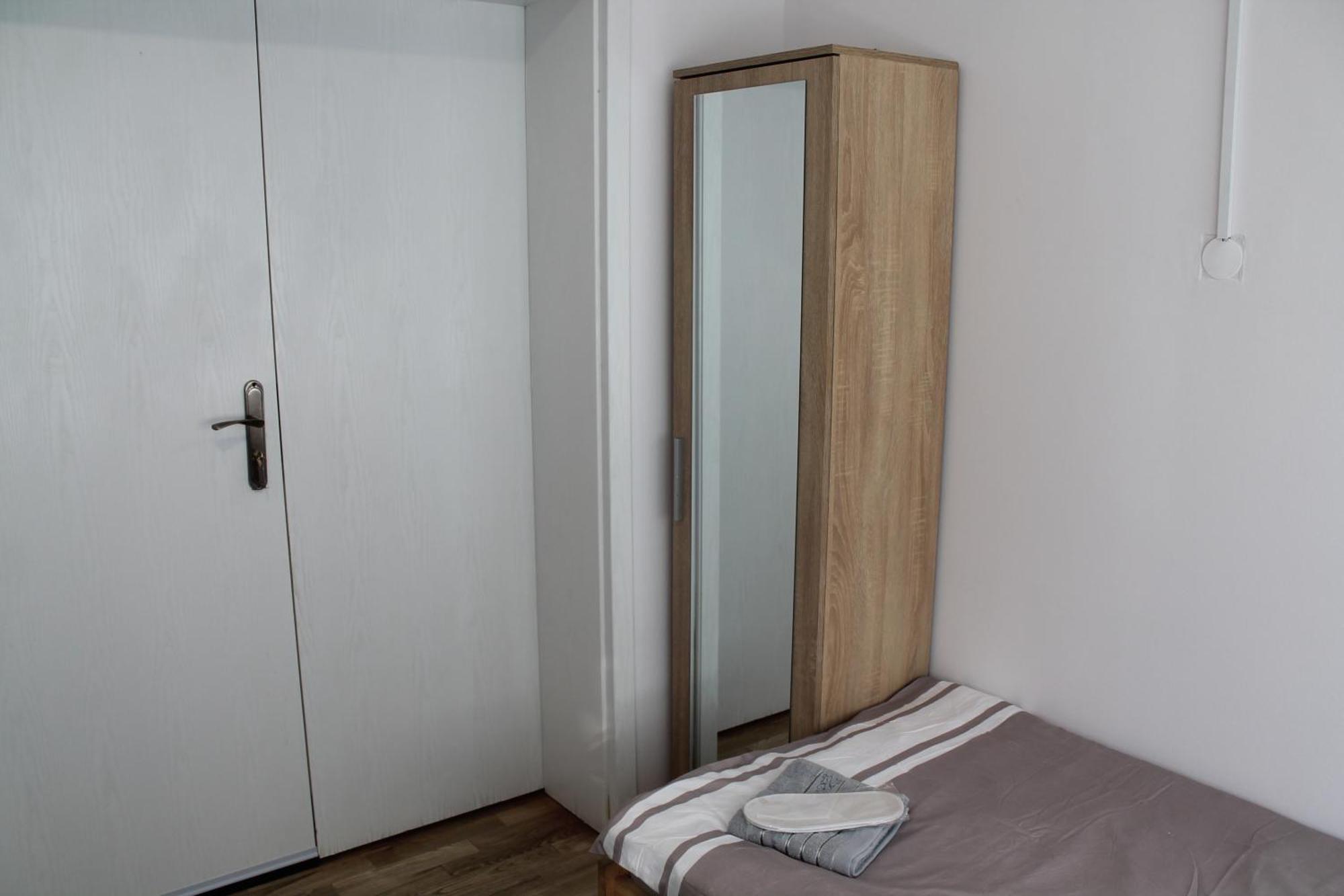 Saska Ochota Forest Guest House Warsawa Bagian luar foto